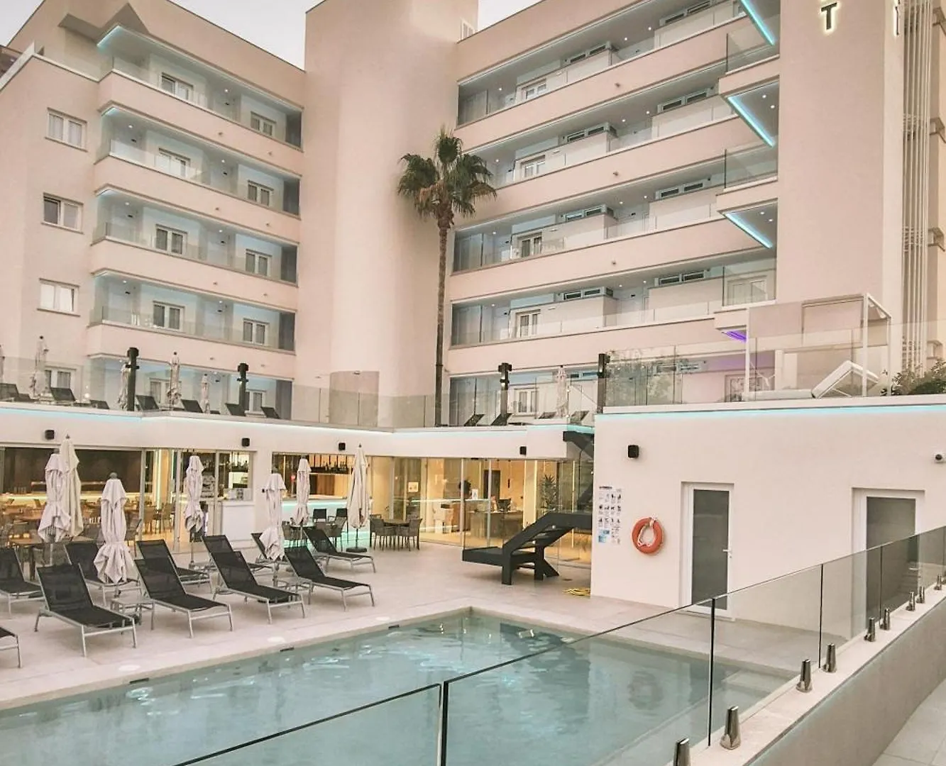 Apartamentos Ponent 파게라