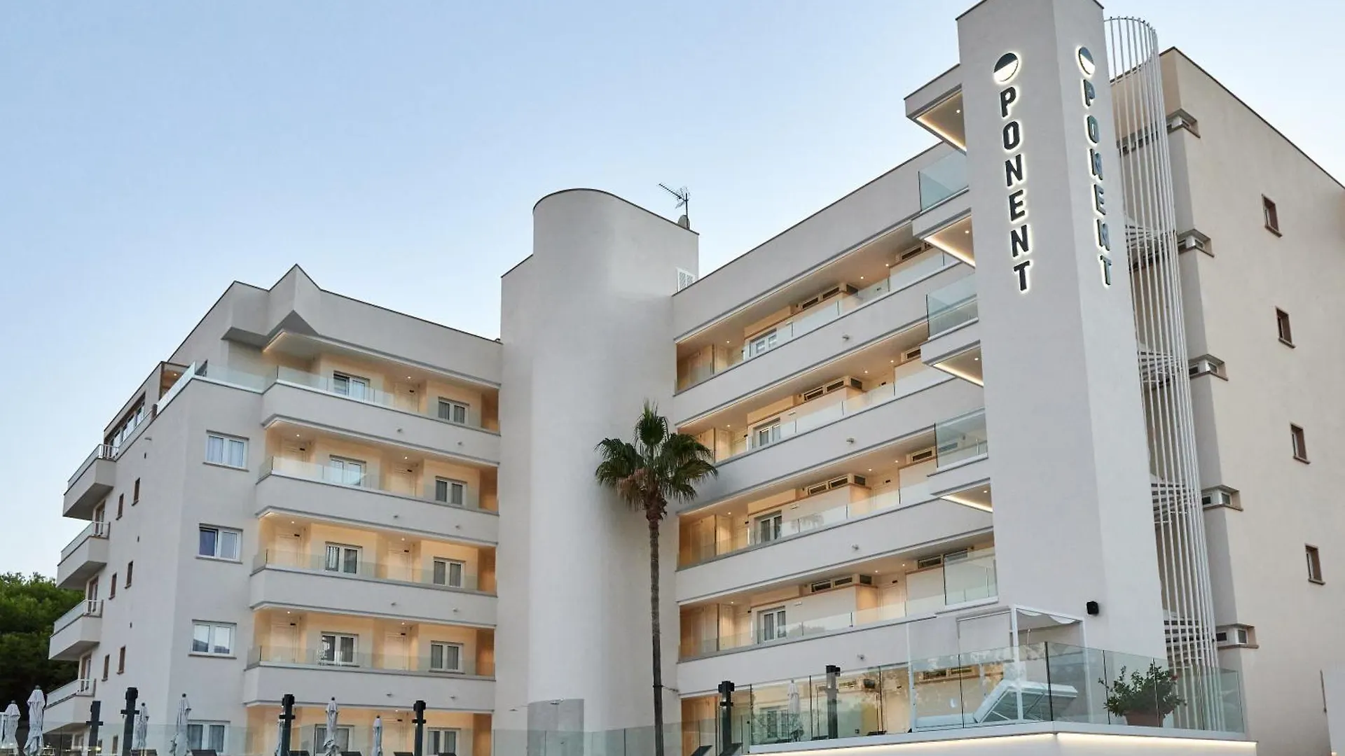 Apartamentos Ponent 파게라 3*,