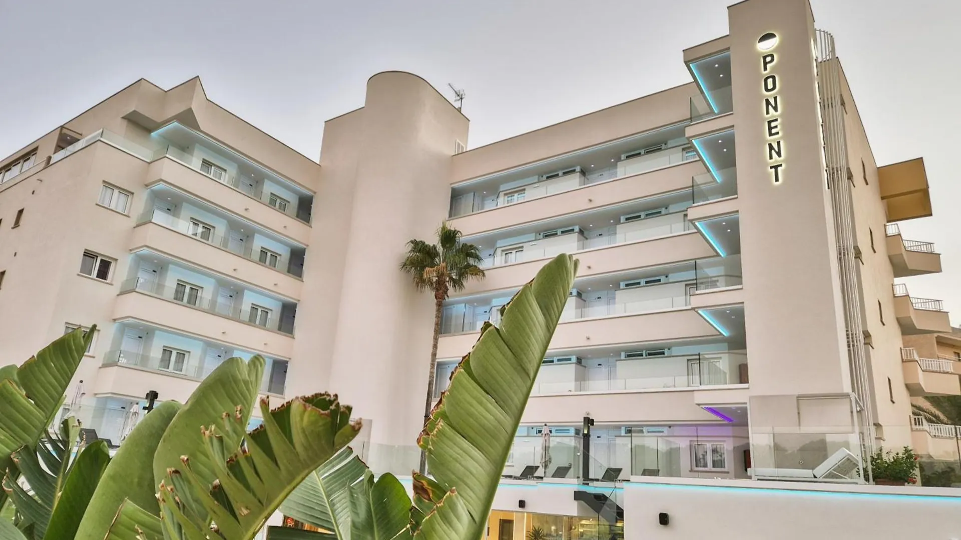 Apartamentos Ponent 파게라 아파트호텔